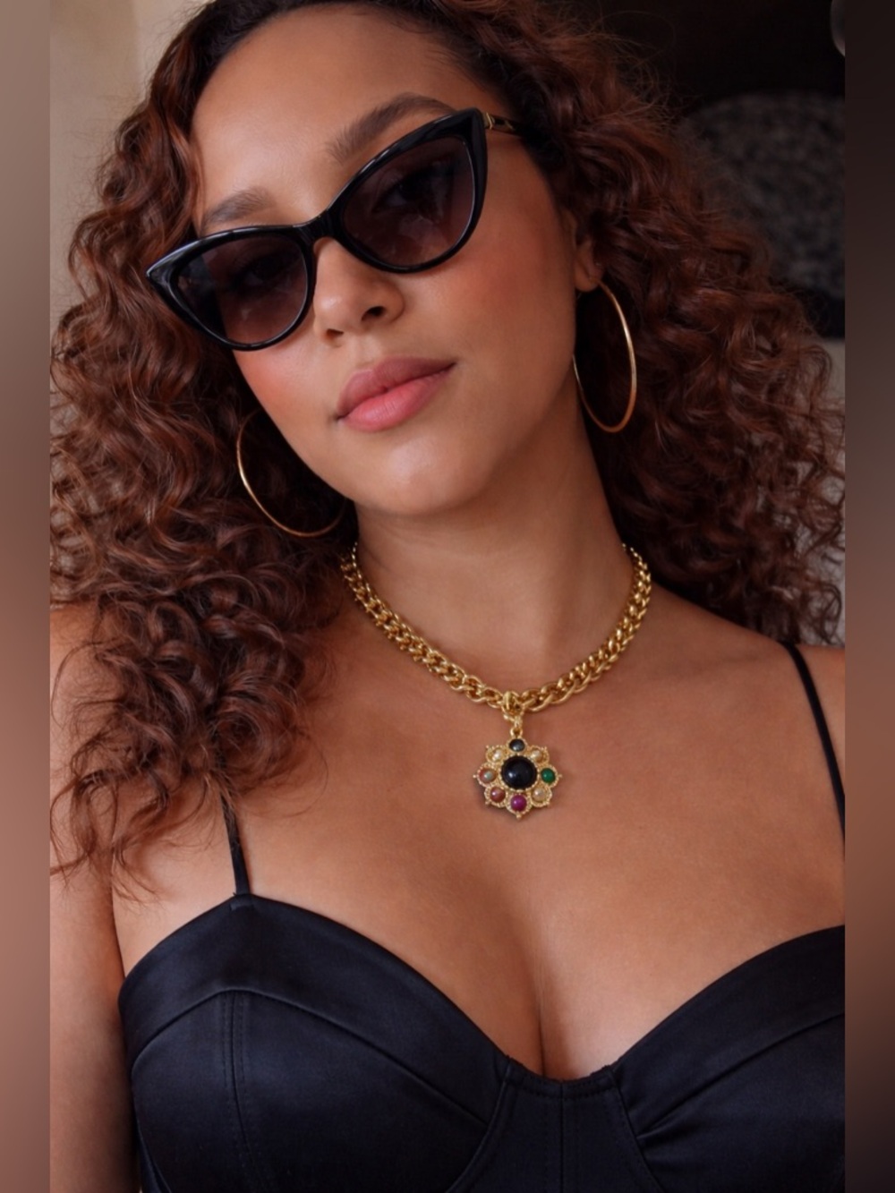 Elegant vintage Gold Multi-Color Pendant Necklace